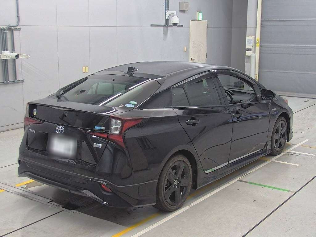 2019 Toyota Prius ZVW51[1]