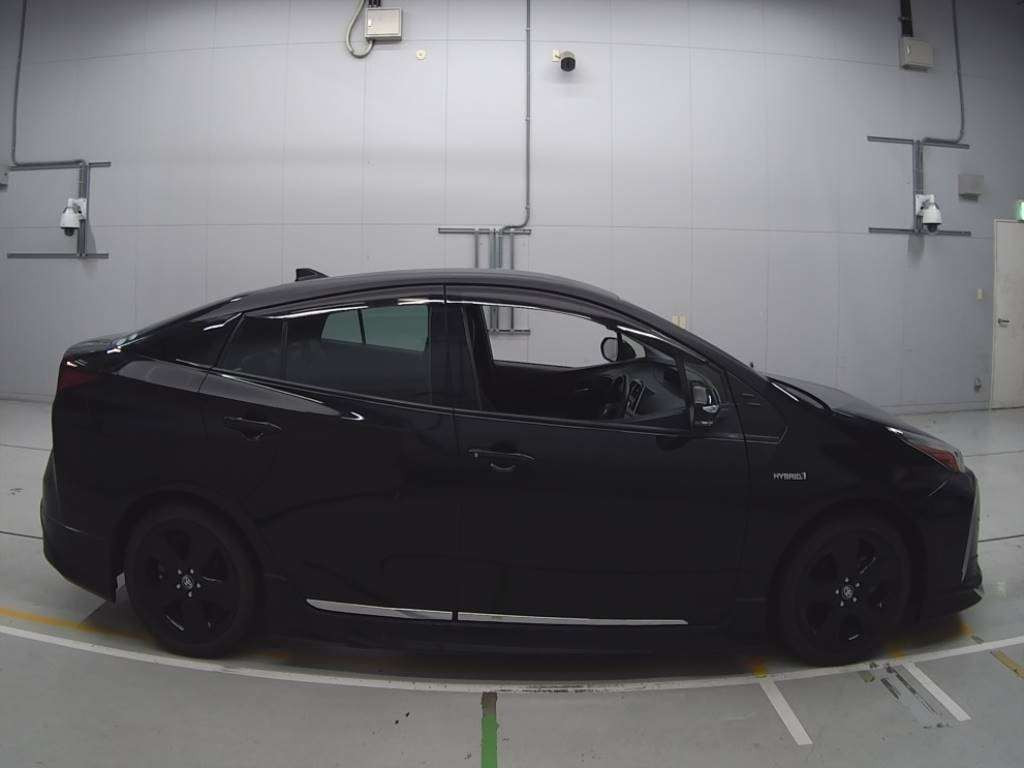 2019 Toyota Prius ZVW51[2]