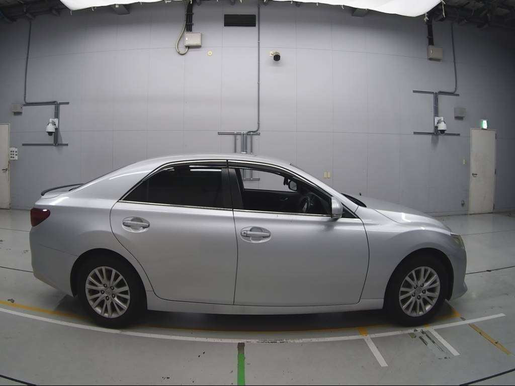 2013 Toyota Mark X GRX130[2]