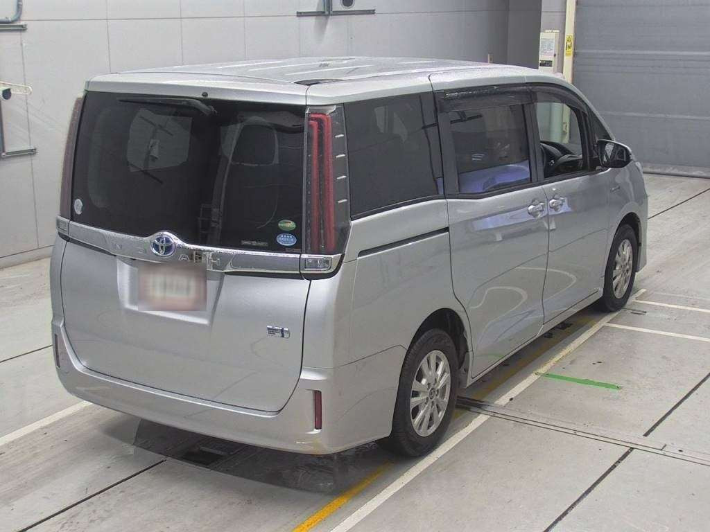 2017 Toyota Noah ZWR80G[1]