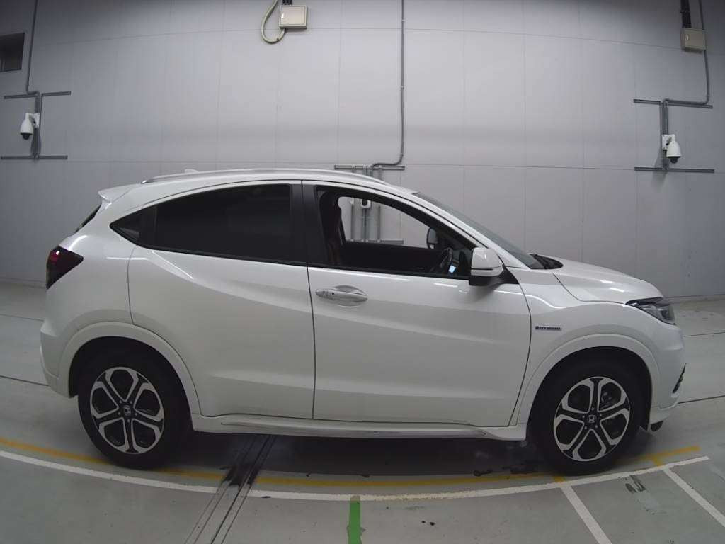 2020 Honda VEZEL RU3[2]