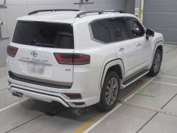 2023 Toyota Land Cruiser