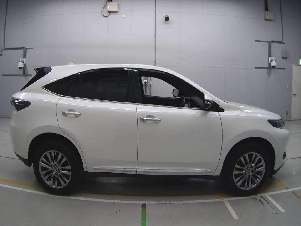 2016 Toyota Harrier ZSU60W[2]