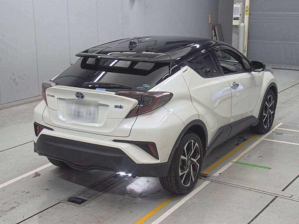 2018 Toyota C-HR ZYX10[1]