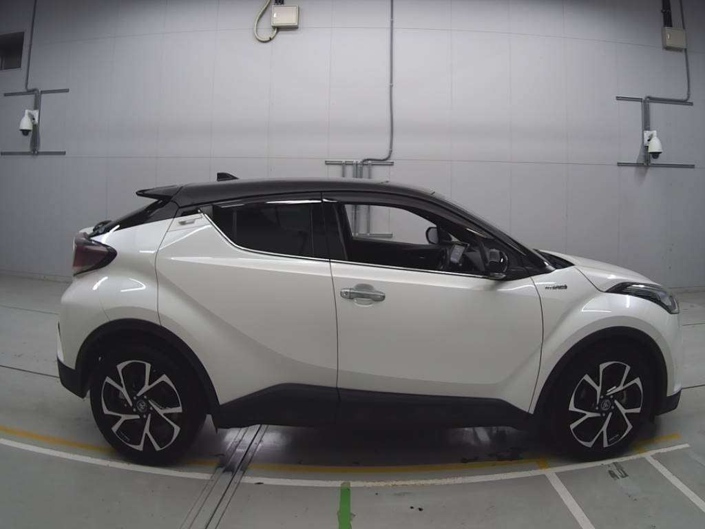 2018 Toyota C-HR ZYX10[2]