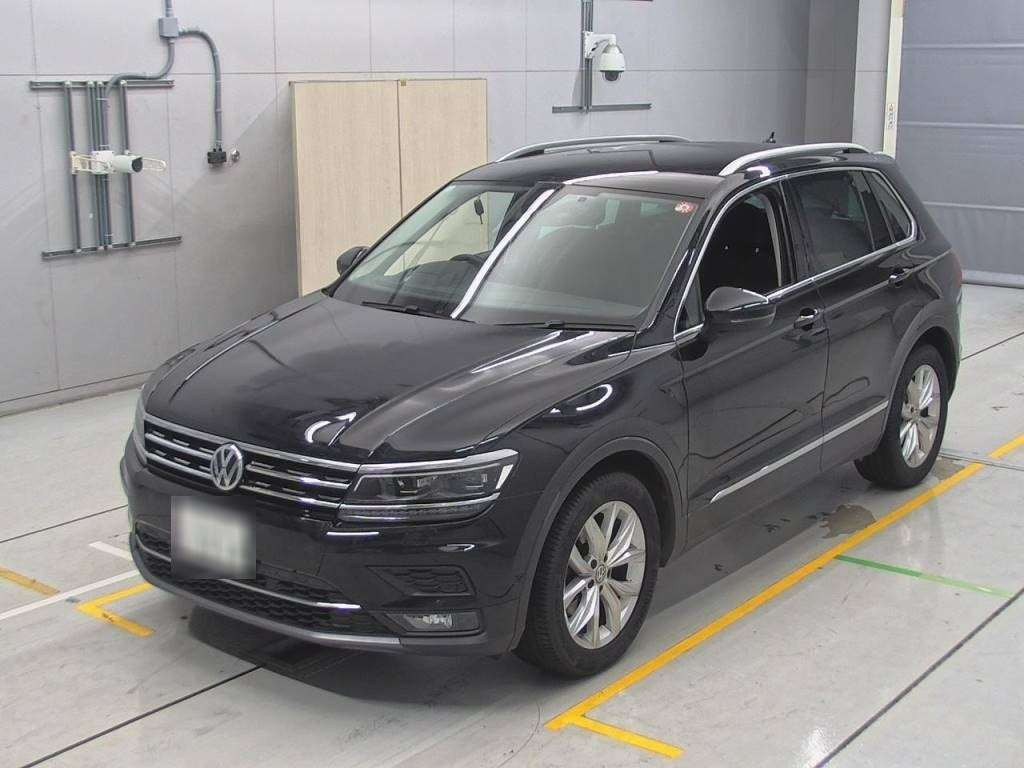 2018 Volkswagen Tiguan 5NCZE[0]