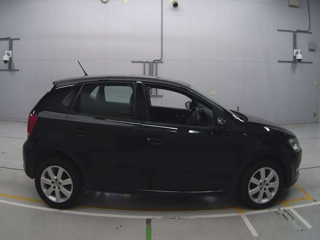 2013 Volkswagen Polo 6RCBZ[2]