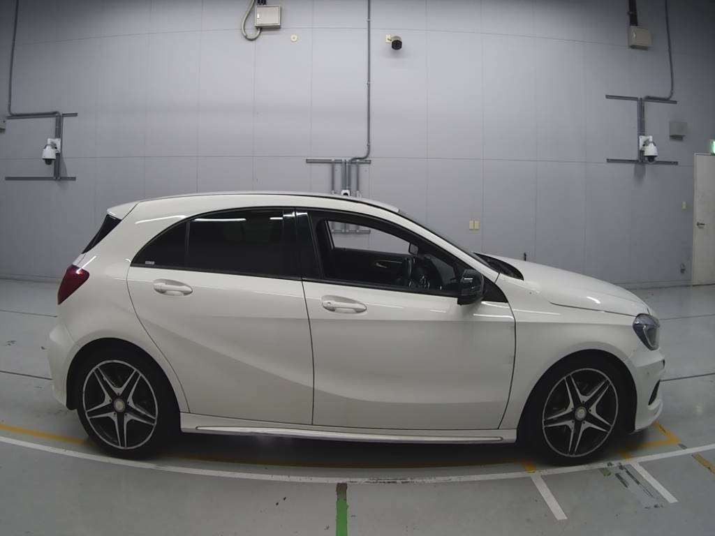 2014 Mercedes Benz A-Class 176042[2]