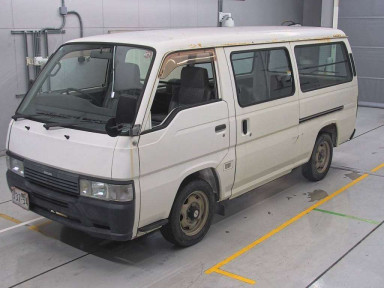 2000 Nissan Caravan Van