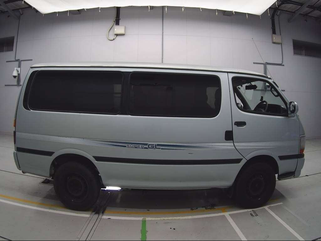 2003 Toyota Hiace Van TRH112V[2]