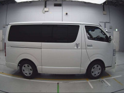 2011 Toyota Regiusace Van