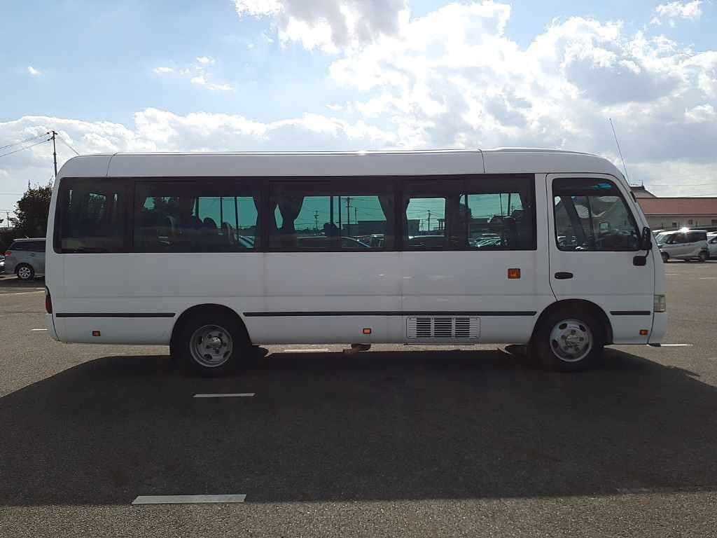 2010 Toyota Coaster XZB50[2]