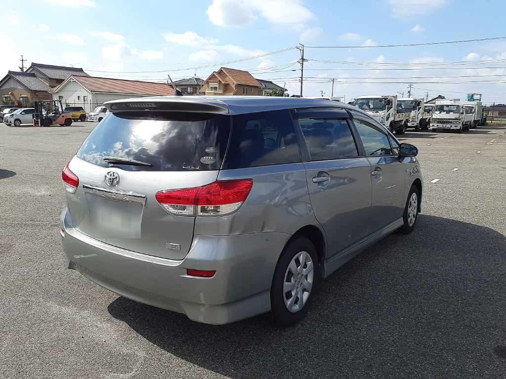 2010 Toyota Wish ZGE20G[1]