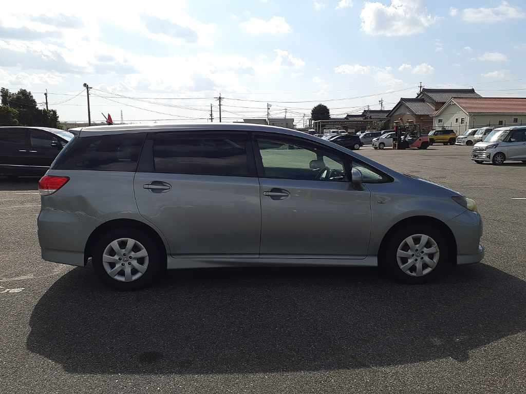 2010 Toyota Wish ZGE20G[2]