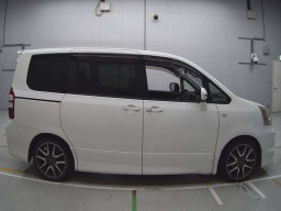 2011 Toyota Noah