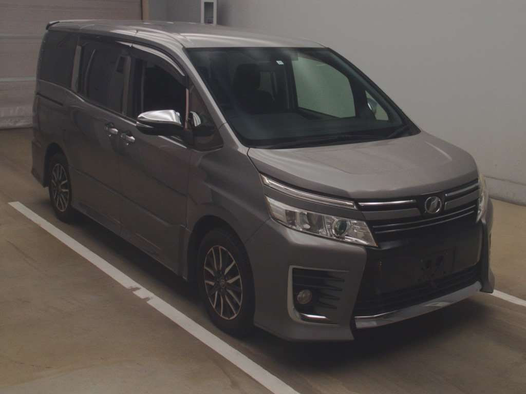 2015 Toyota Voxy ZRR80W[2]