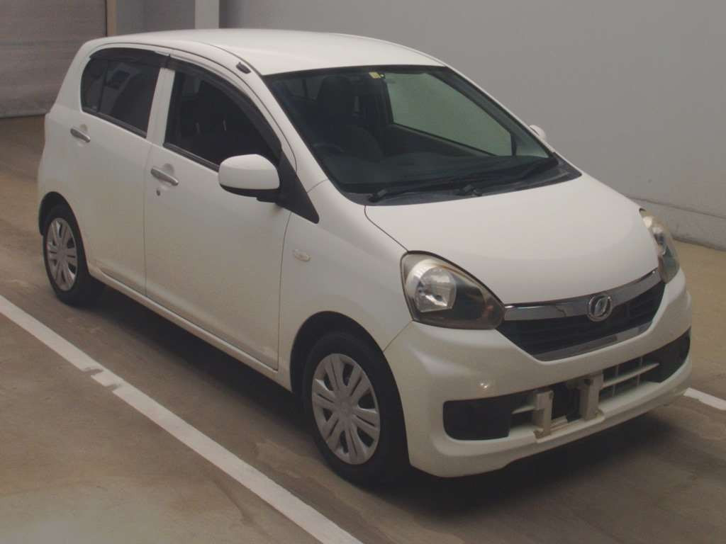 2014 Daihatsu Mira es LA300S[2]