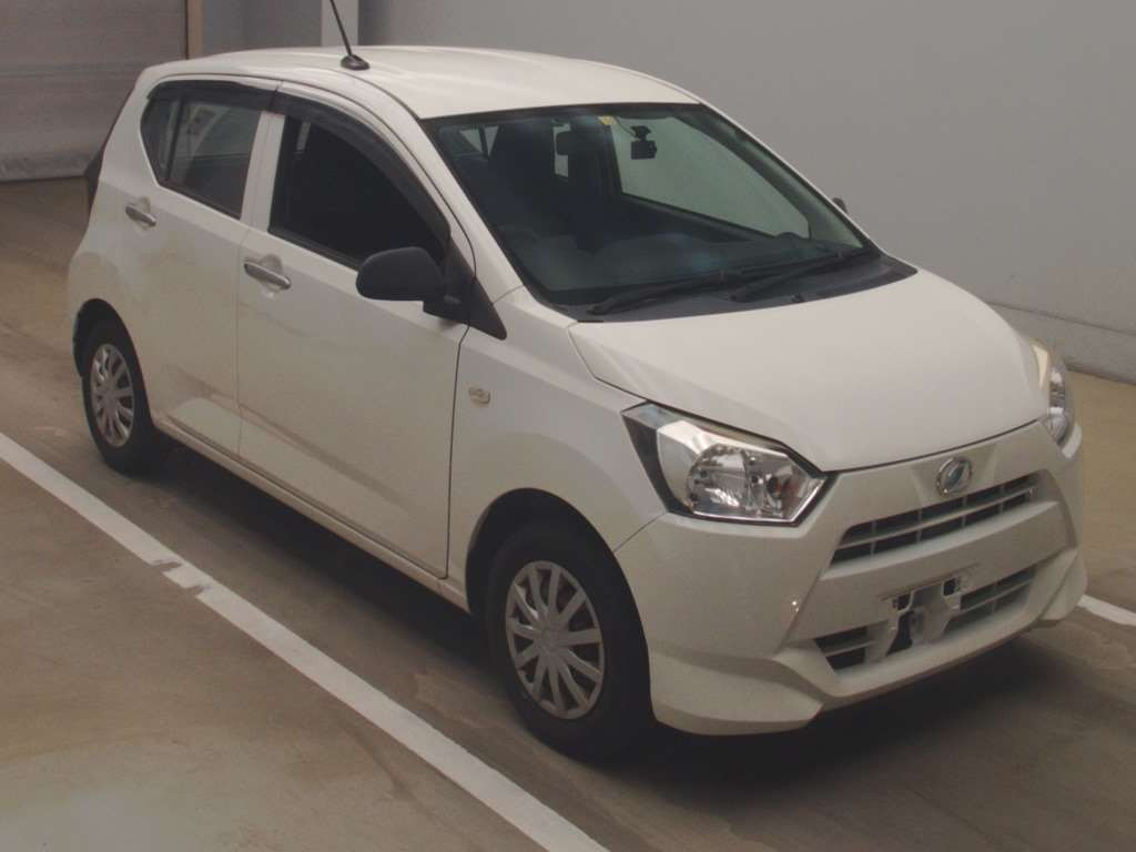 2017 Daihatsu Mira es LA350S[2]