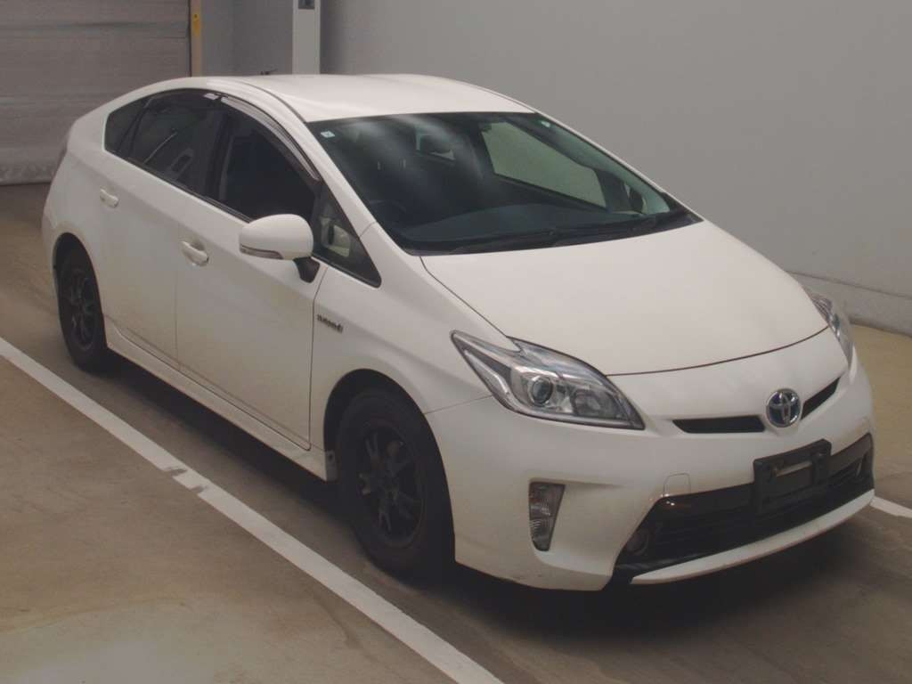 2013 Toyota Prius ZVW30[2]