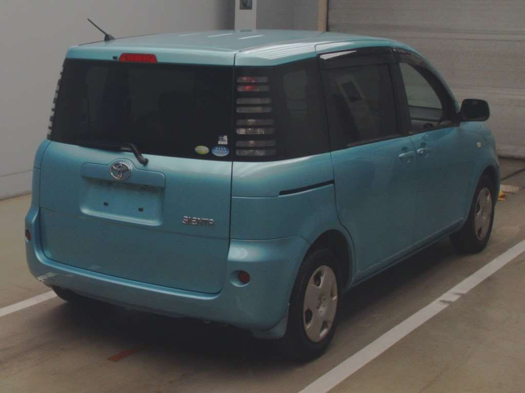 2005 Toyota Sienta NCP81G[1]