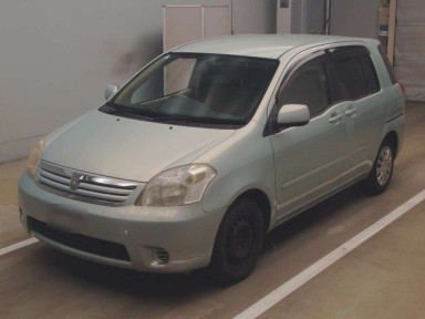 2003 Toyota Raum