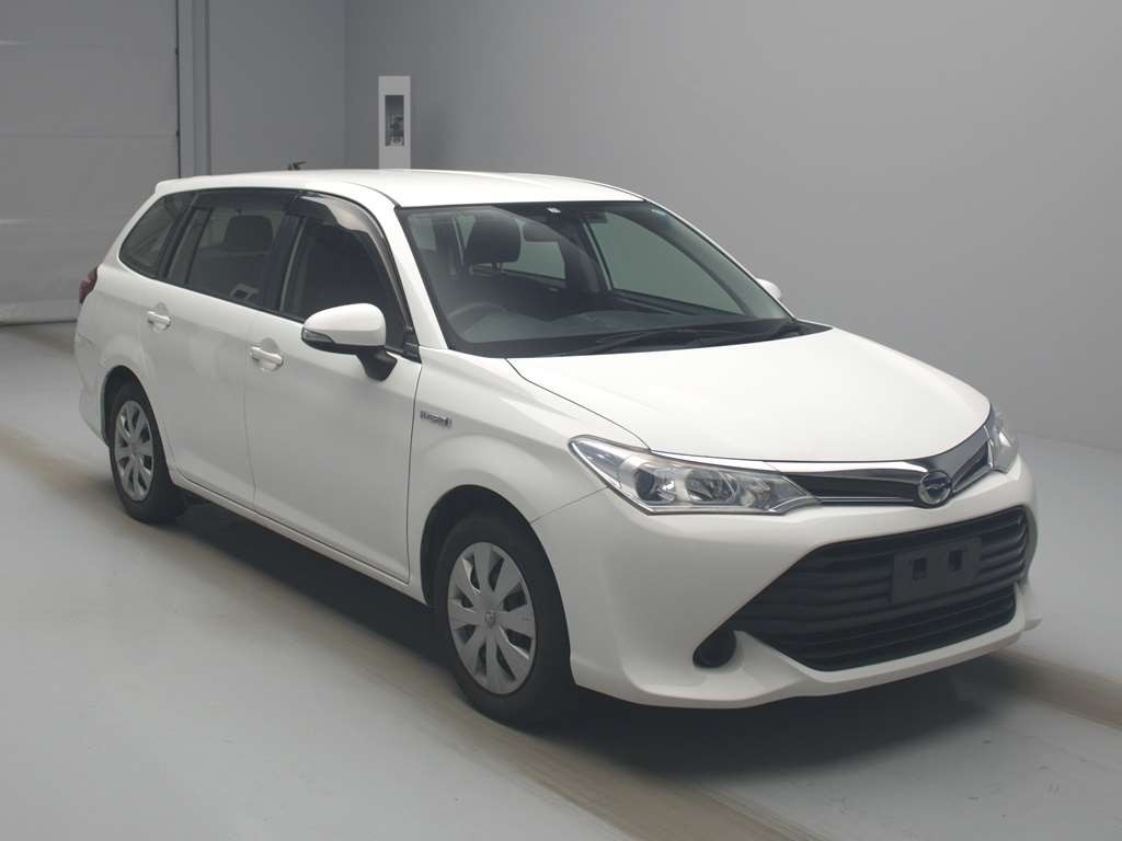 2015 Toyota Corolla Fielder NKE165G[2]