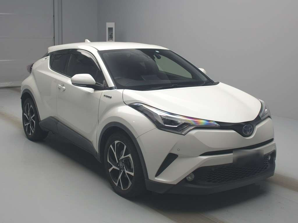 2017 Toyota C-HR ZYX10[2]