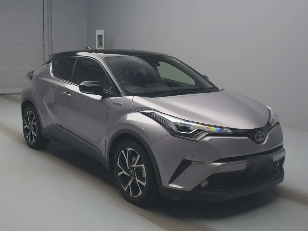 2017 Toyota C-HR ZYX10[2]