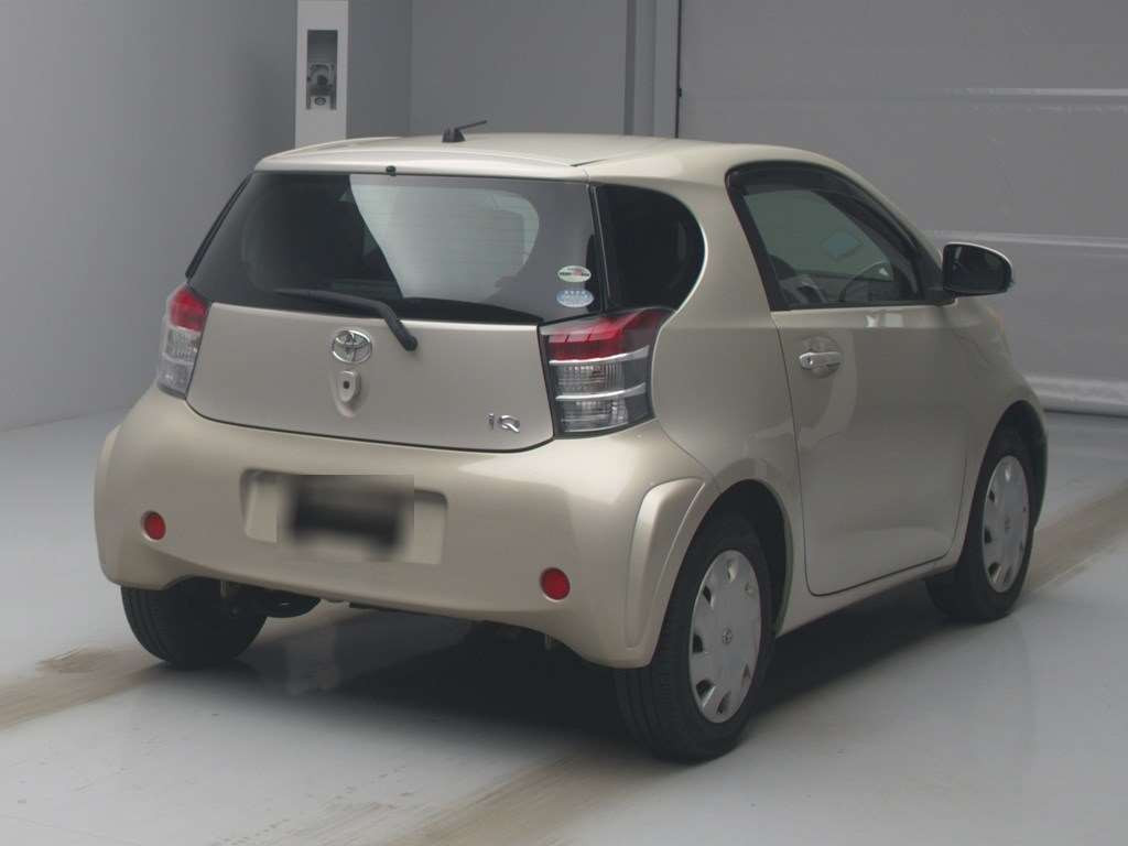 2009 Toyota iQ KGJ10[1]