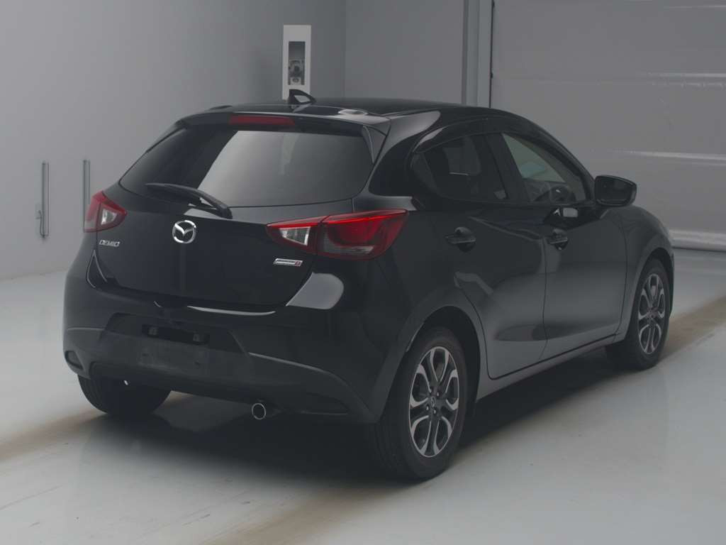 2016 Mazda Demio DJ5FS[1]