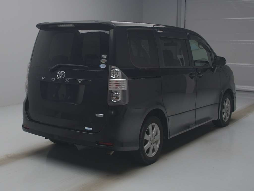 2009 Toyota Voxy ZRR70W[1]