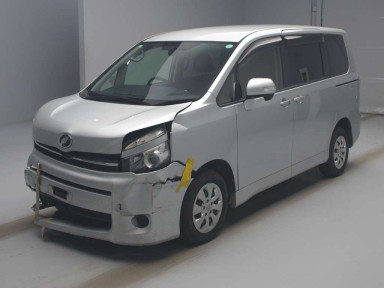 2013 Toyota Voxy