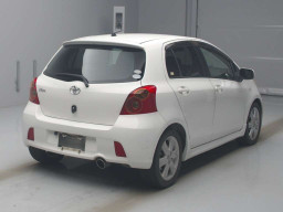 2005 Toyota Vitz