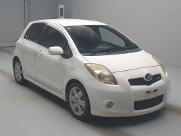 2005 Toyota Vitz