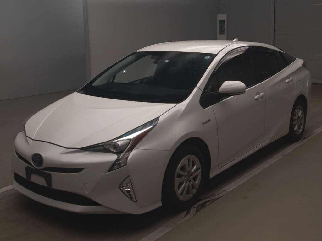 2017 Toyota Prius ZVW50[0]