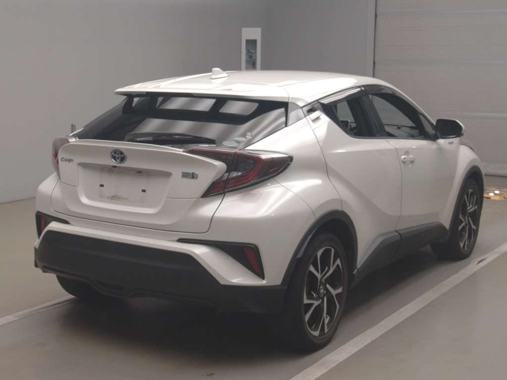 2017 Toyota C-HR ZYX10[1]