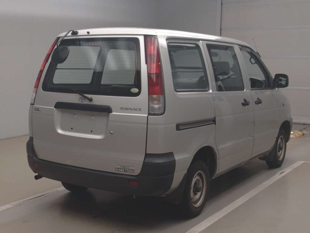 2004 Toyota Townace Van KR42V[1]