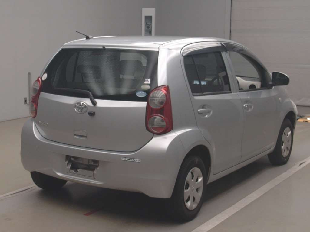 2011 Toyota Passo KGC30[1]