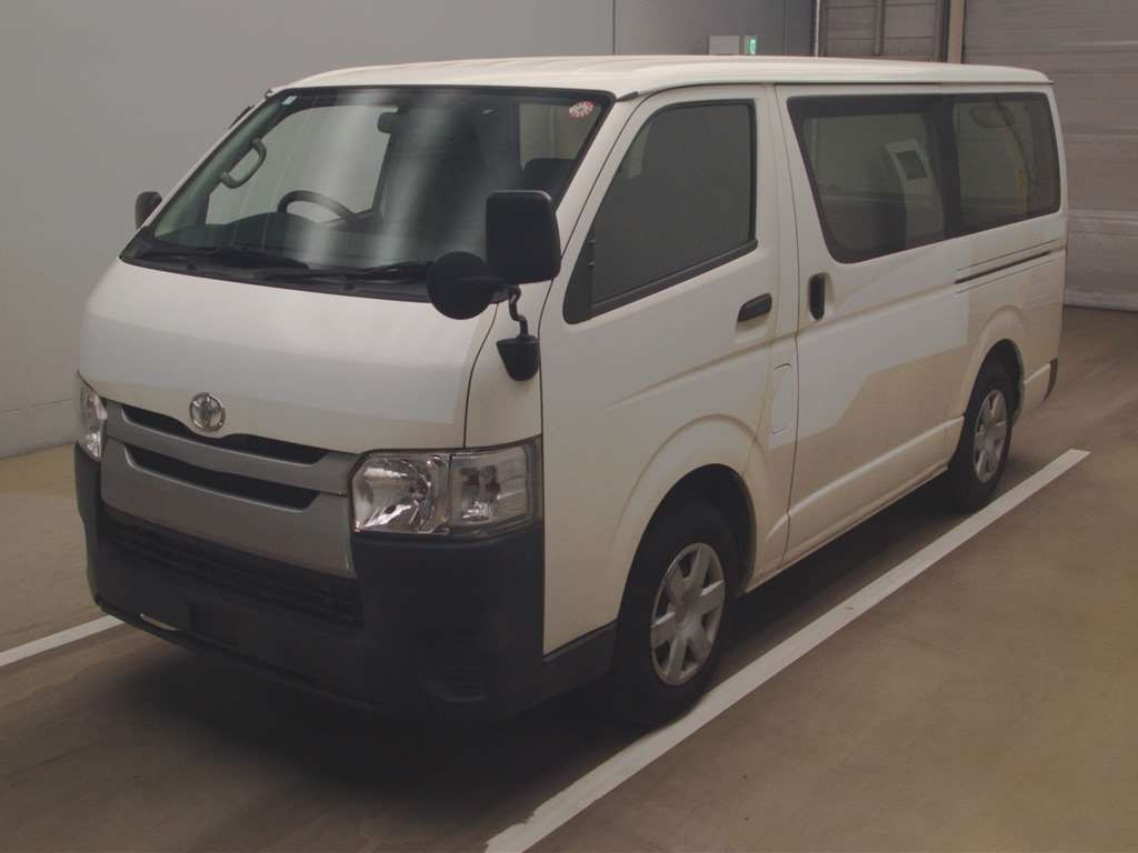 2016 Toyota Regiusace Van TRH200V[0]