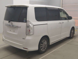 2012 Toyota Voxy