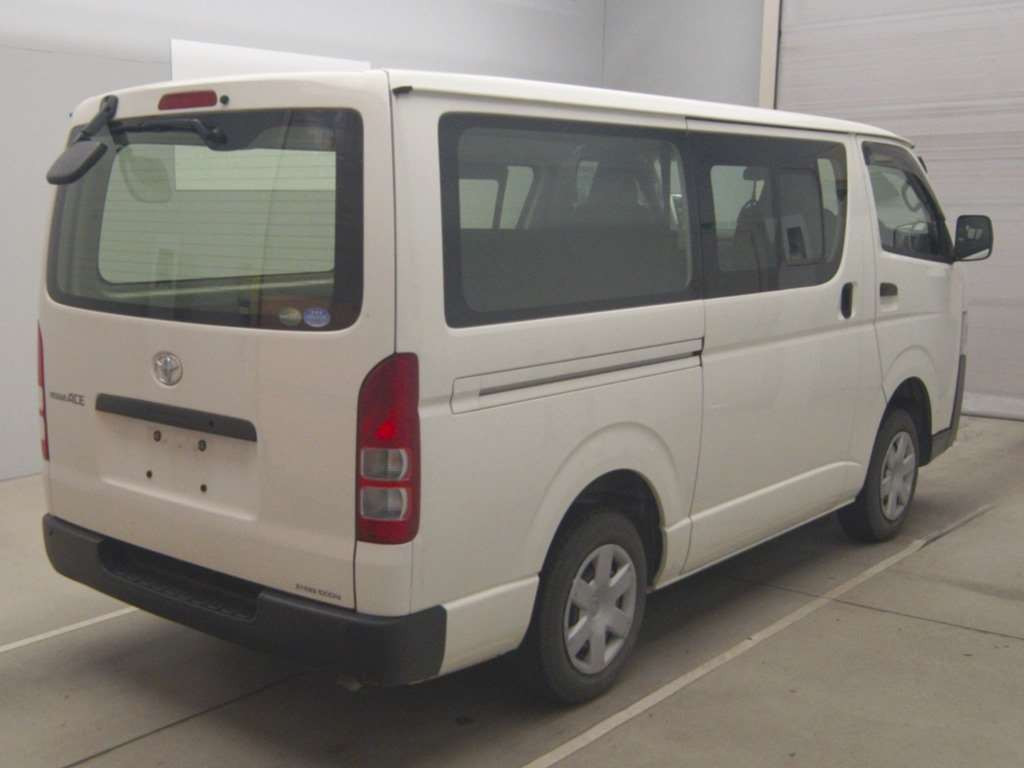 2019 Toyota Regiusace Van TRH200V[1]