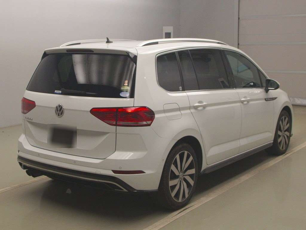 2020 Volkswagen Golf Touran 1TCZD[1]