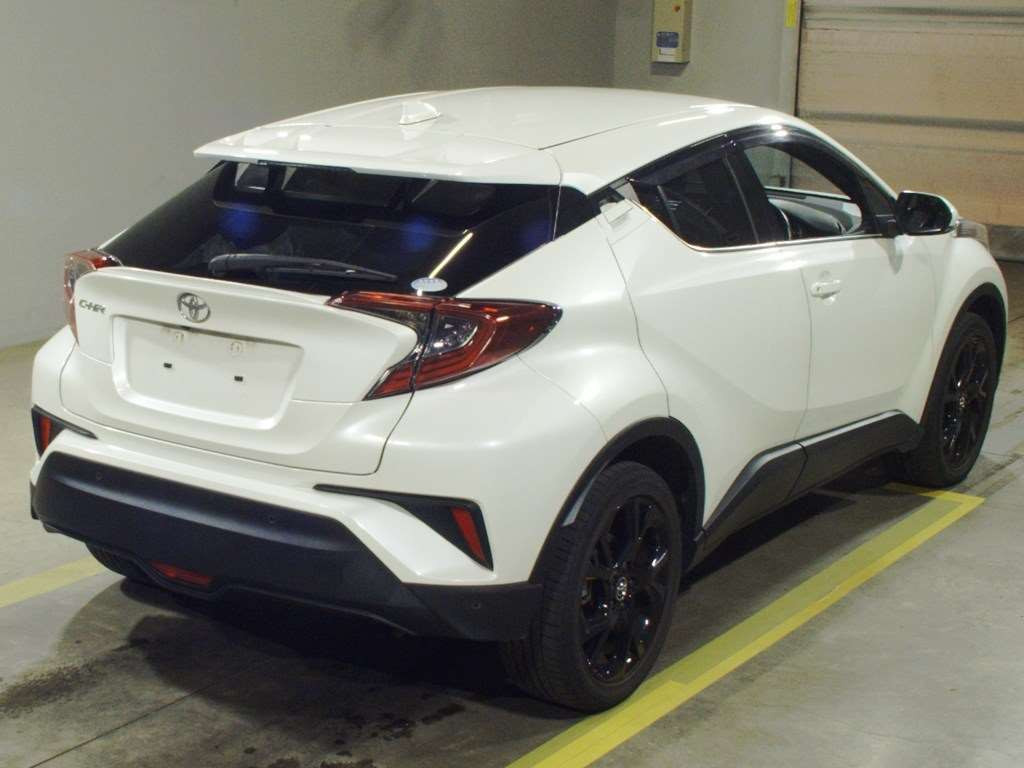 2019 Toyota C-HR NGX50[1]