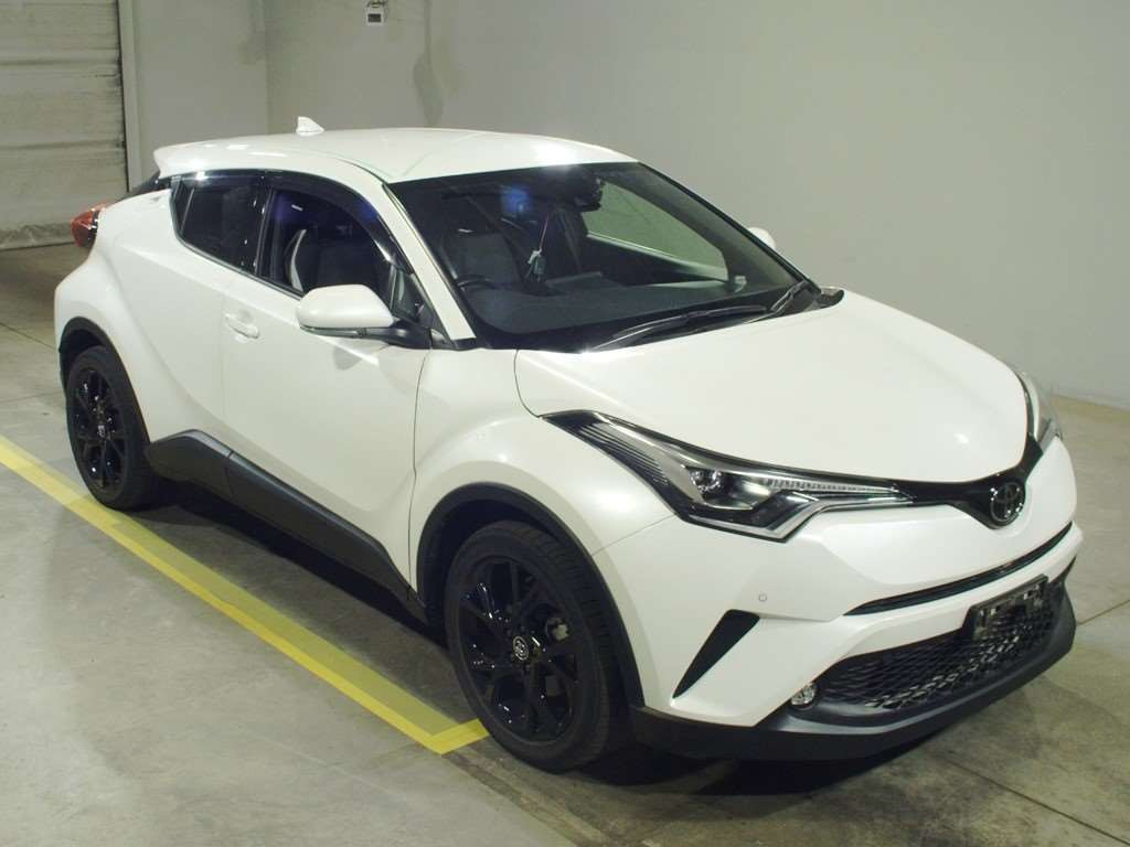 2019 Toyota C-HR NGX50[2]