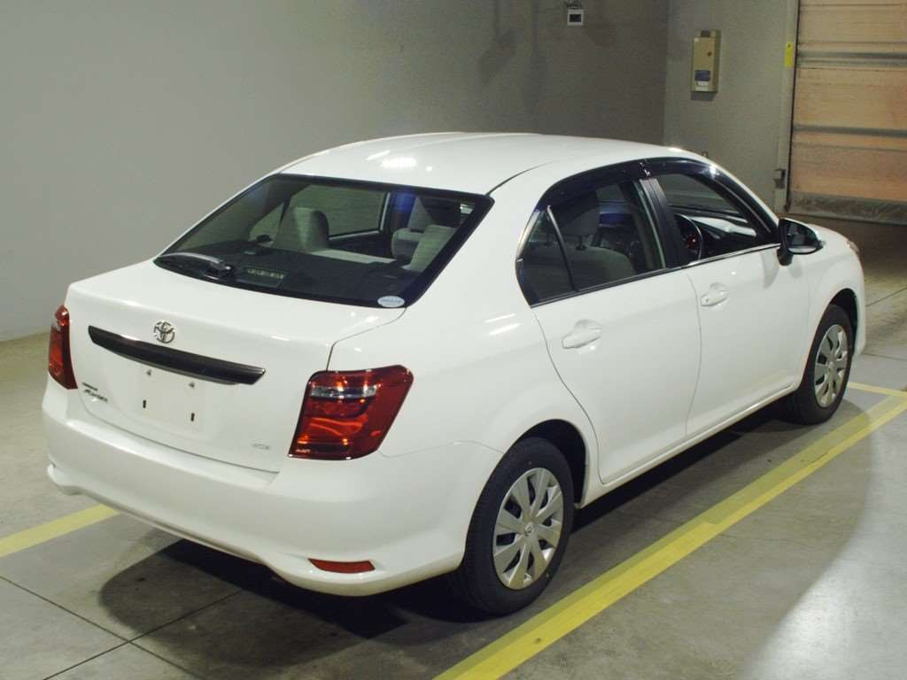 2017 Toyota Corolla Axio NZE164[1]