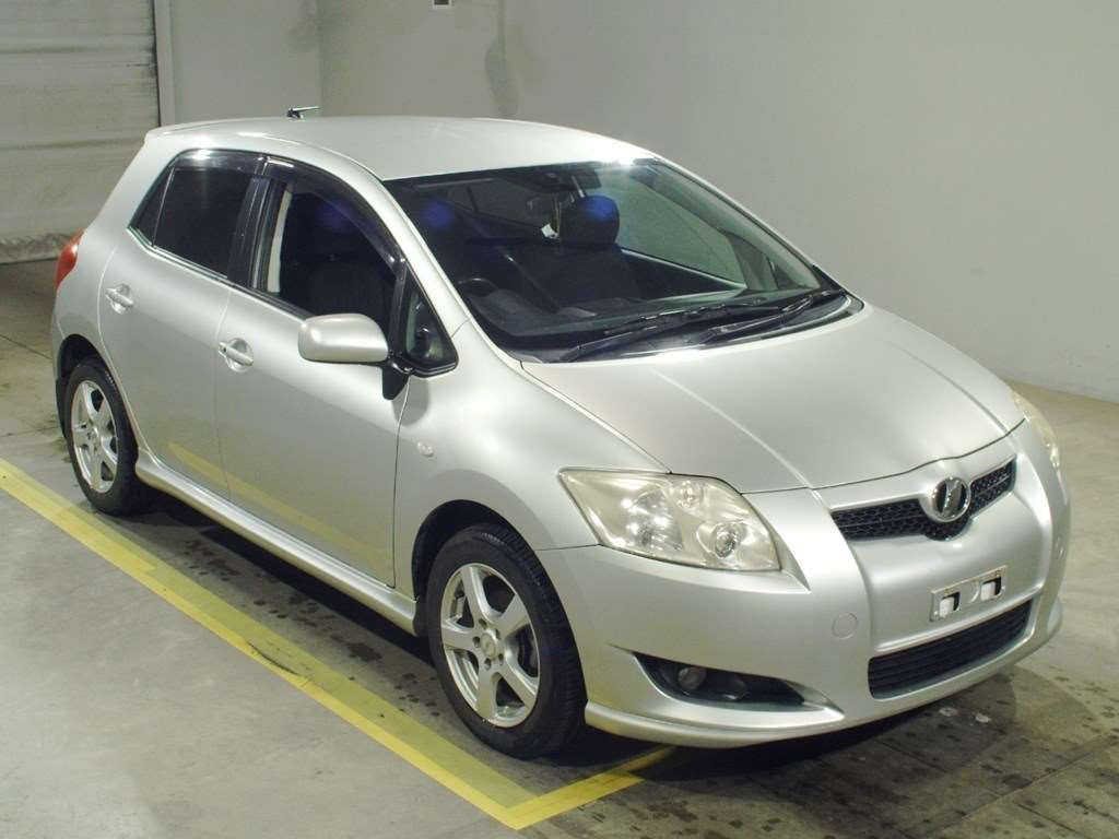 2009 Toyota Auris NZE154H[2]