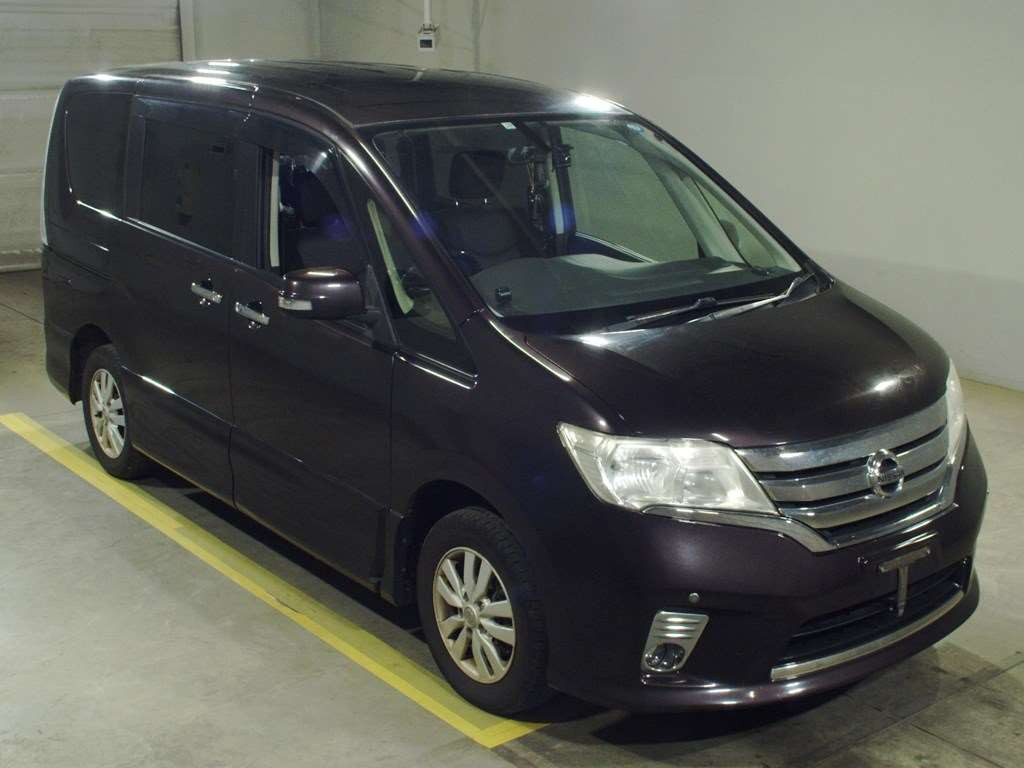 2013 Nissan Serena FNC26[2]