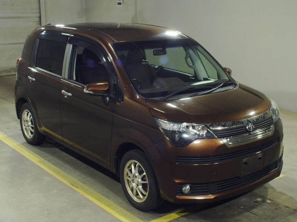 2013 Toyota Spade NCP145[2]