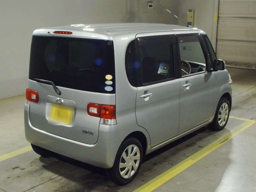 2011 Daihatsu Tanto L385S[1]