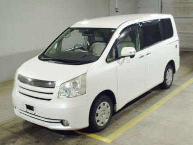 2010 Toyota Noah